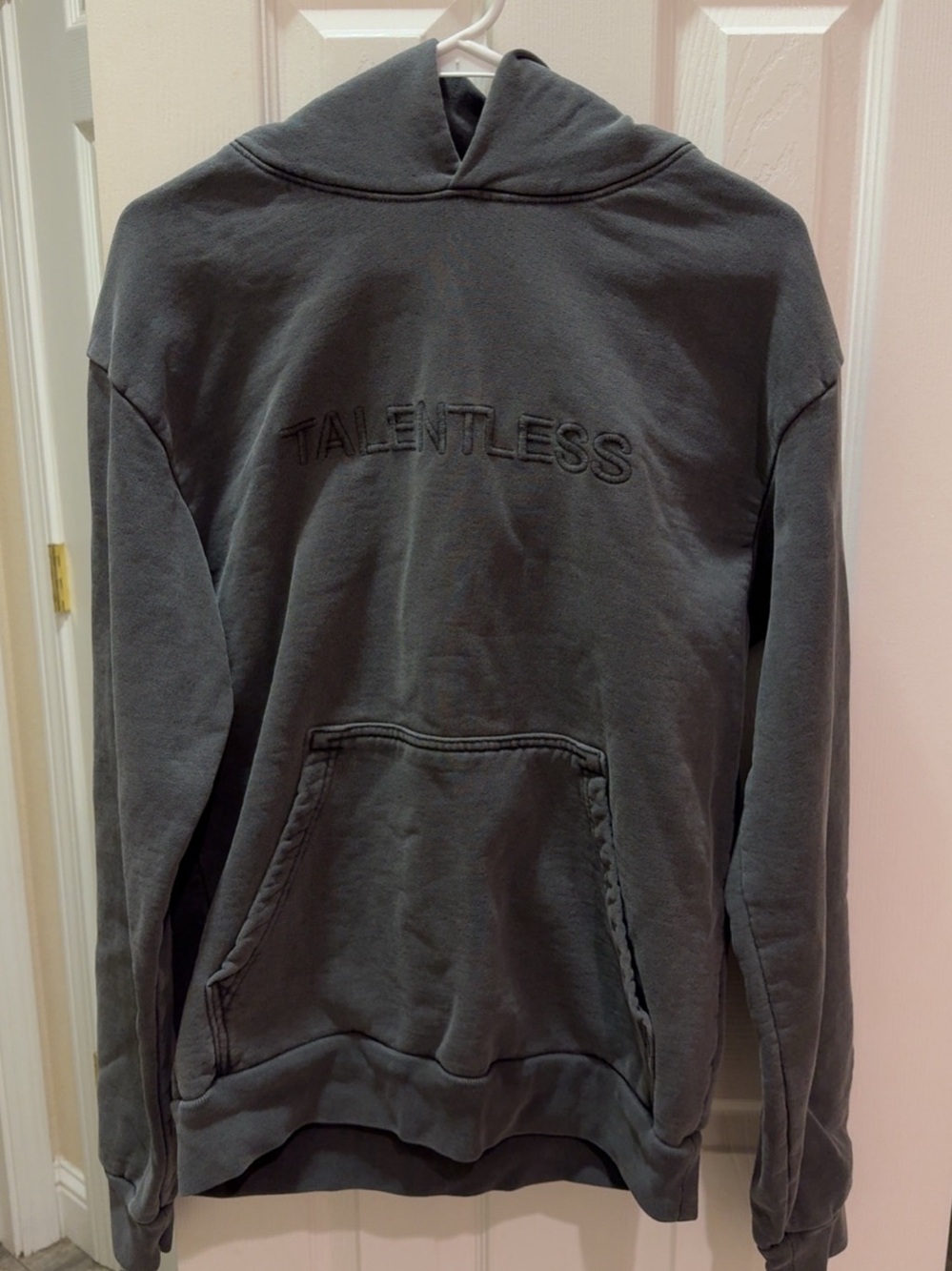 Talentless Men's Heavyweight Hoodie Graphic Pullover Size Small